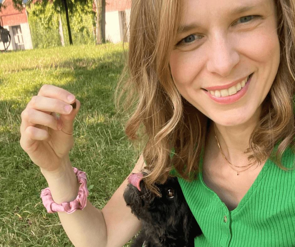 Sara raakt schrijft copy en content die gebaseerd is op persoonlijke ervaringen met duurzaamheid, milieu, sociale impact, ziekte, chronische pijn, honden, dieren, planeet, neurodiversiteit, hoogsensitiviteit, natuur.